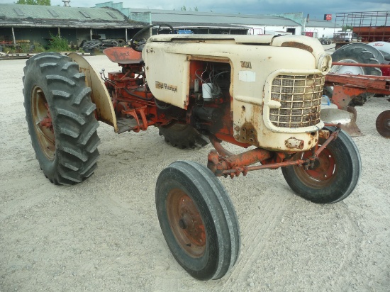 Case 300 round nose utility, new 14.9x28, WF, single hyd