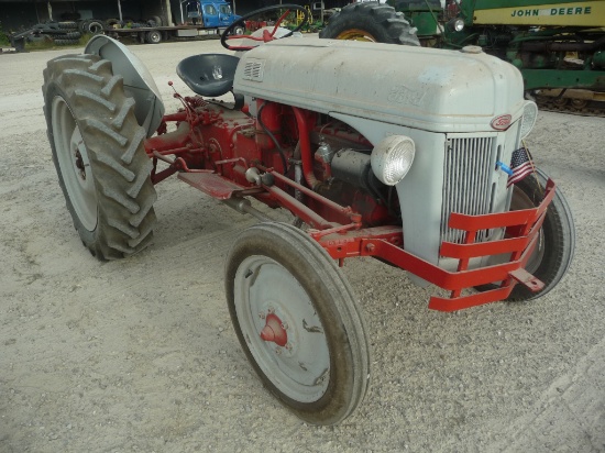 Ford 8N, front distributor, 11.2x28