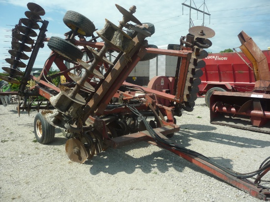 International 496 22' rock flex disk, factory (3) bar coil tine harrow, dual wings on wings "Needs R