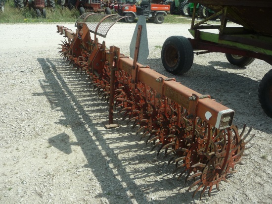 Yetter 3415 3 point rotary hoe