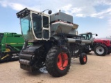 1981 Gleaner M2 combine w/ 15' rigid grain platform, 2900 eng hours, hydro, 23.1x34, AC, plastic ree