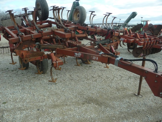 White 226 24' field cultivator, hyd flat fold, (3) bar coil tine harrow, wa