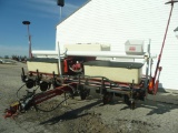 IH 800 6RN cyclo air corn planter, dry fert w/poly crossfill auger, Yetter