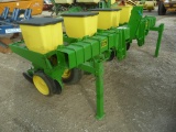 JD 7000 4RNarrow 3pt corn planter, 