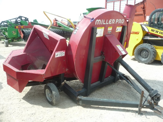 Miller Pro 1060 forage blower
