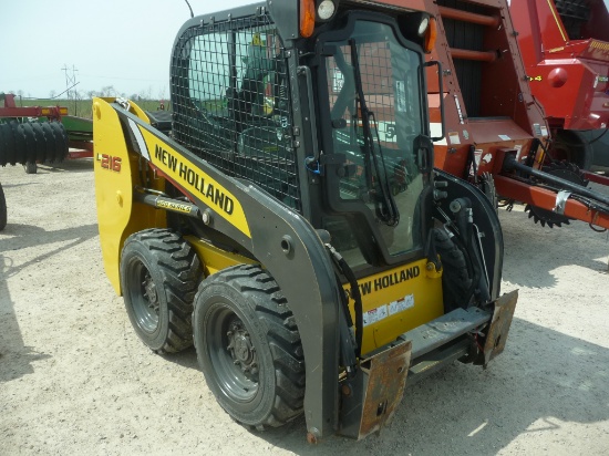 NH L216 skid steer