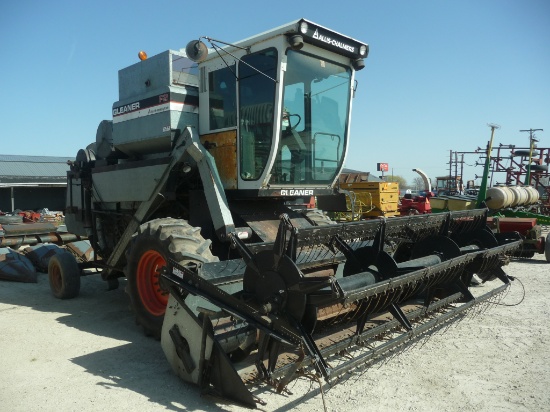 Gleaner F2 gas combine