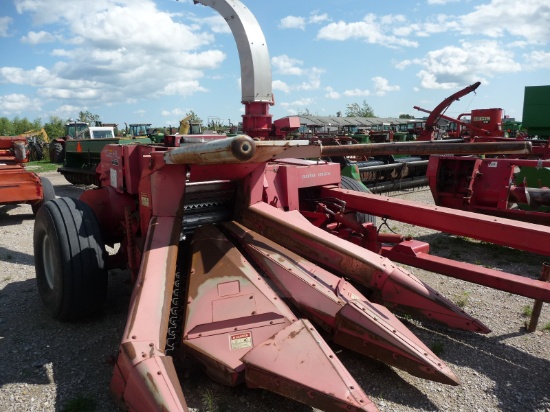 Gehl CB 1275 chopper w/corn head