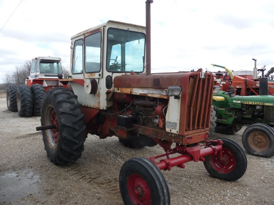 IH Farmall 806