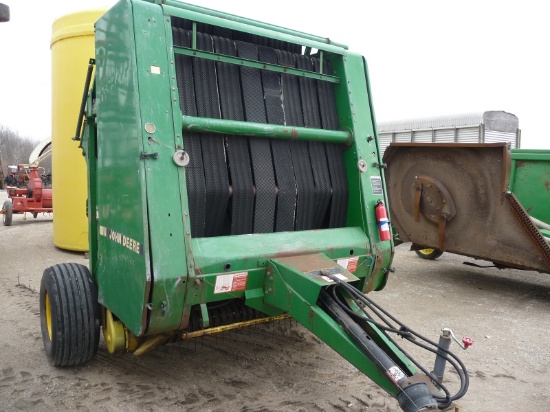 JD 535 round baler