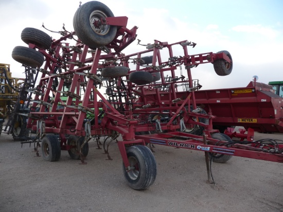 '99 Wil-Rich Quad 5 field cultivator
