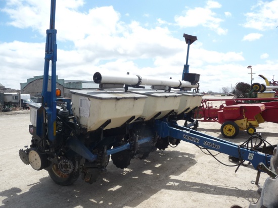 Kinze 3000 6RN corn planter