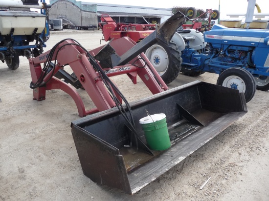 Great Bend GB 660 loader
