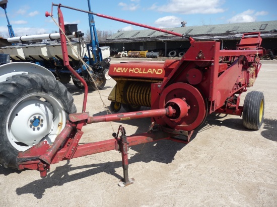 NH 273 baler