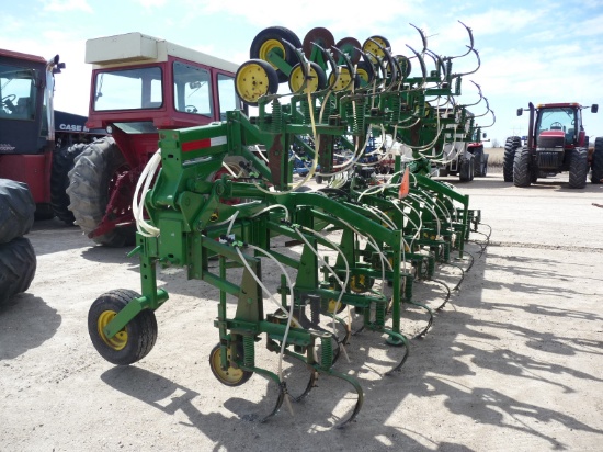 JD 845 16RN corn cultivator