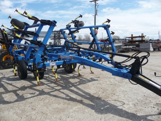DMI 21' Tigermate field cultivator