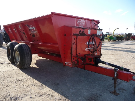 Kuhn Knight 8124 slinger spreader