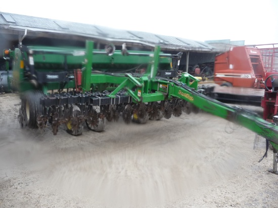 JD 1520 grain drill