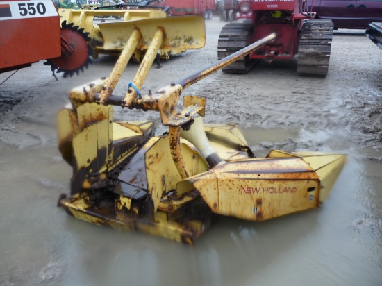 NH 824 2R corn head