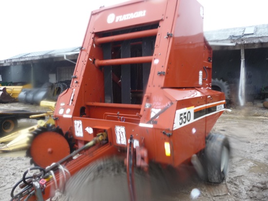Hesston 550 round baler