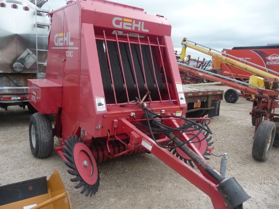 Gehl 1475 round baler