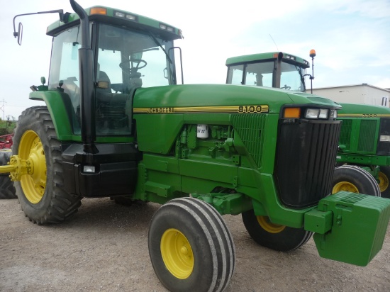 JD 8100 2WD