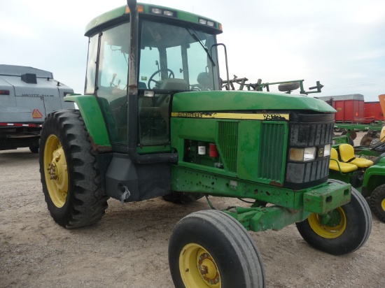 JD 7410 2WD