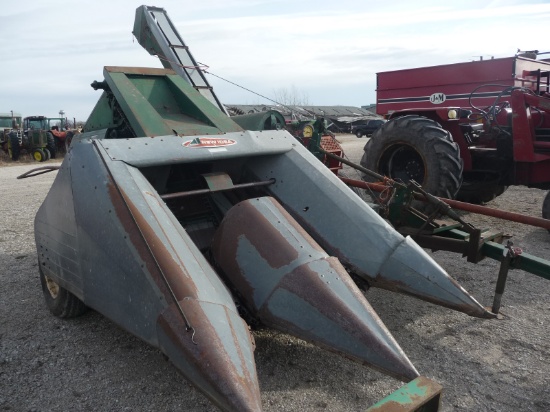 NI 325 corn picker