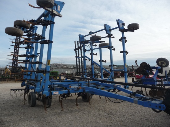 DMI Tigermate 32' field cultivator