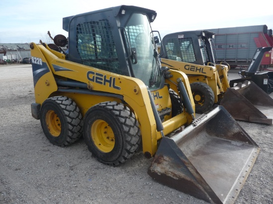 Gehl R220 skid steer