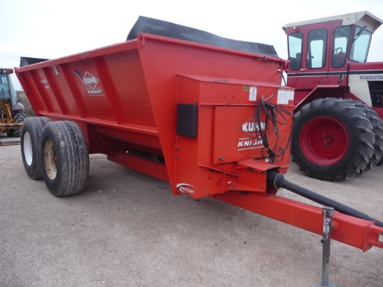 Kuhn Knight 8124 slinger spreader