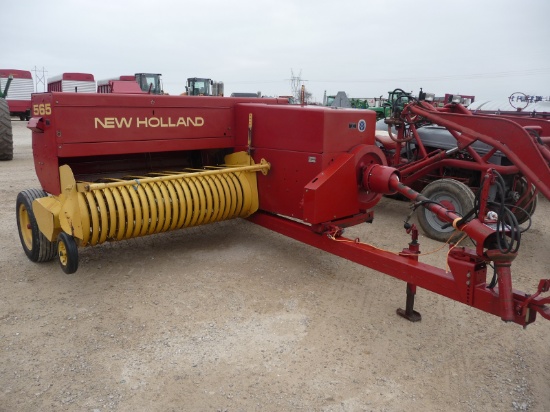 Fiat NH 565 baler