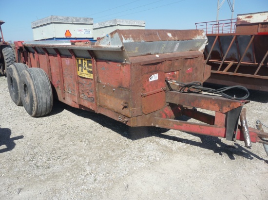 H&S 370 manure spreader
