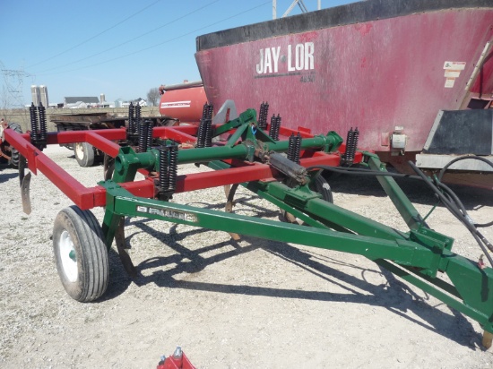 Brillion 7 shank chisel plow