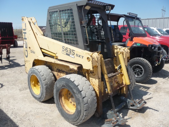 Gehl 5635 SXT skid steer