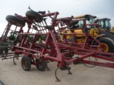 CIH 4800 field cultivator