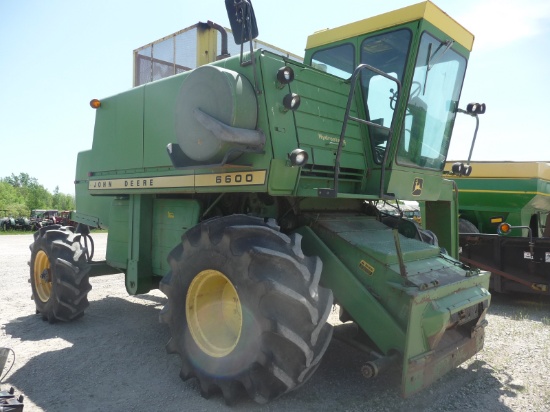 JD 6600 combine