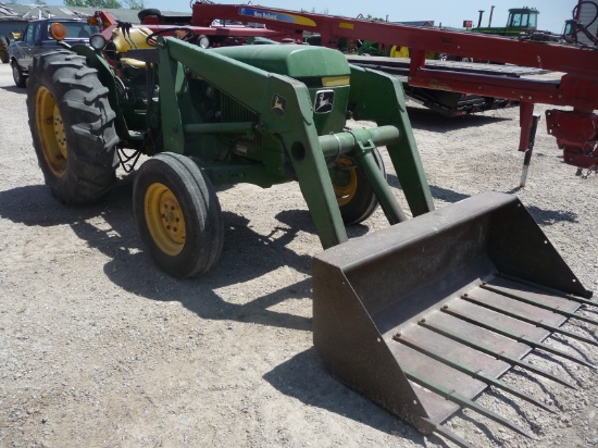 JD 2040 diesel utility with JD 143 loader