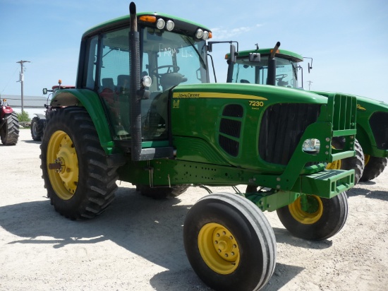 JD 7230 2WD