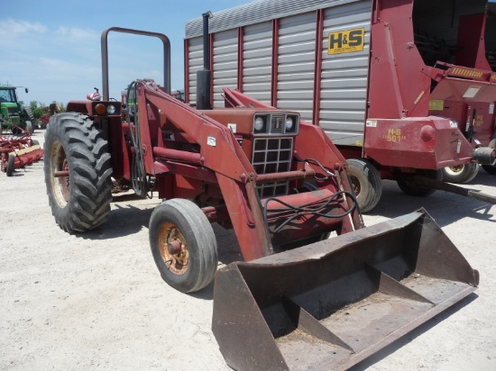 IH 684 w/loader