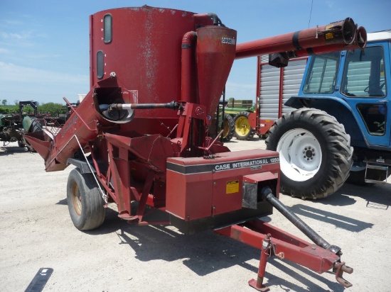 CIH 1250 grinder mixer