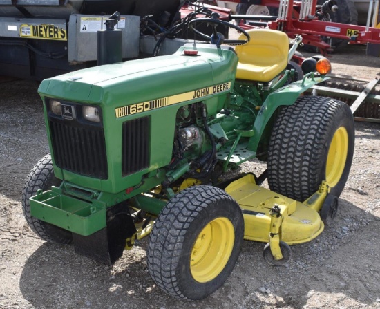 John Deere 650