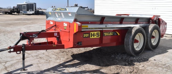 2018 H & S 313 Spreader