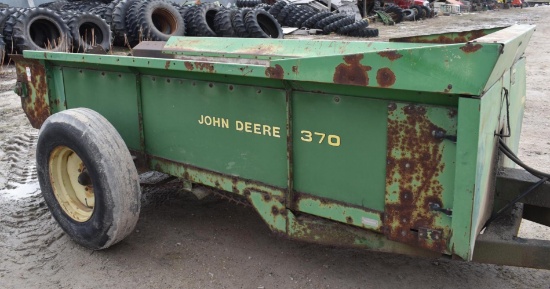 John Deere 370 Manure Spreader