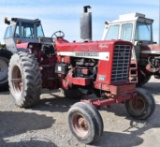 IH Farmall 826