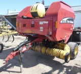 New Holland BR 740 Round Baler