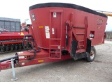 Meyer F585 Vertical Twin Screw T.M.R
