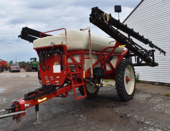 Farm King 1200 Pull Type Sprayer