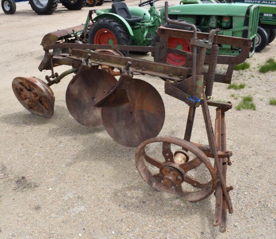 John Deere 2 Bottom Disc Plow