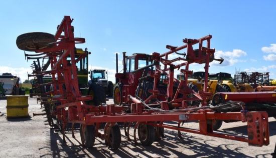 Wil-Rich Field Cultivator